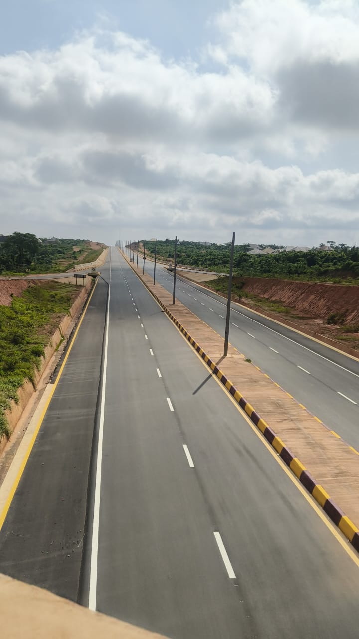 Ibadan area — Another view of the road